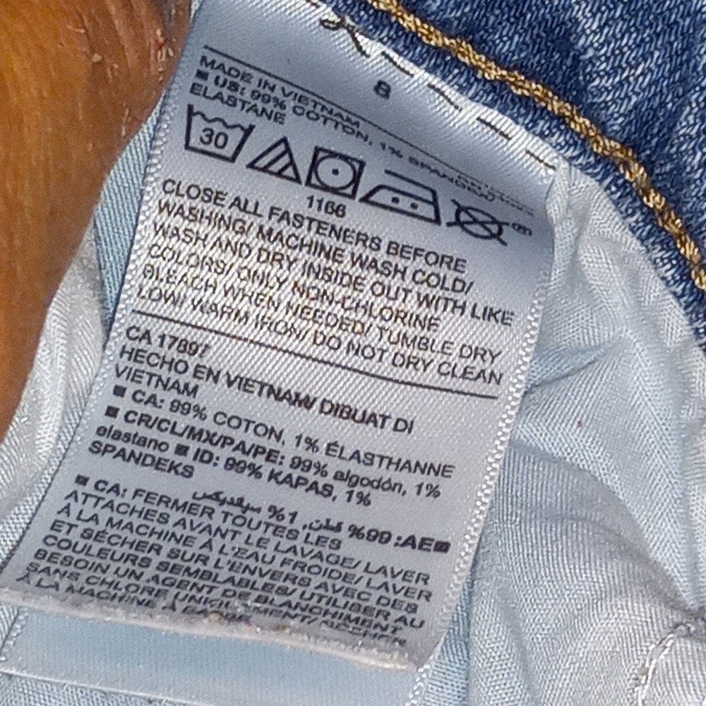 Old Navy Boyfriend Mid-Rise Jeans‎ Relaxed Fit Light Wash Denim Everyday Size 8 - Picture 4 of 5